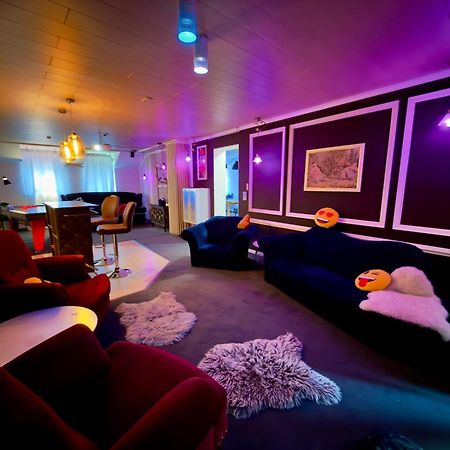 Bookeinfach Bad Ems - Private - Sauna Jacuzzi Whirlpool Swimmingpool Alahna Sup Beachvolleyball Billiards Ping Pong Cinema Theater Music Disco Ball Bbq Und Parkplaetze Екстериор снимка