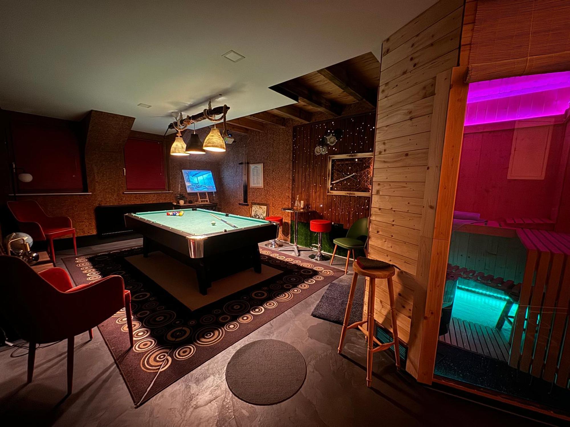 Bookeinfach Bad Ems - Private - Sauna Jacuzzi Whirlpool Swimmingpool Alahna Sup Beachvolleyball Billiards Ping Pong Cinema Theater Music Disco Ball Bbq Und Parkplaetze Екстериор снимка