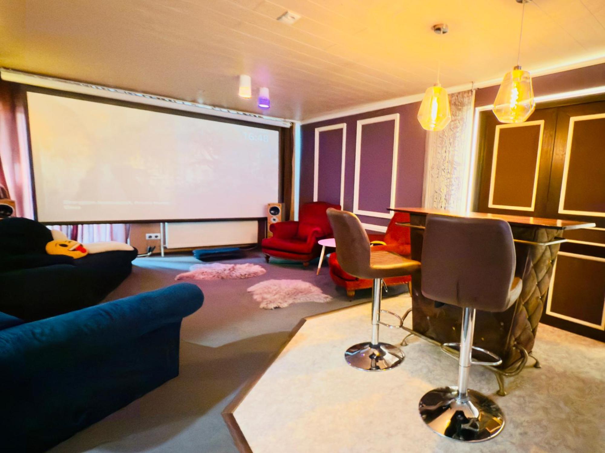Bookeinfach Bad Ems - Private - Sauna Jacuzzi Whirlpool Swimmingpool Alahna Sup Beachvolleyball Billiards Ping Pong Cinema Theater Music Disco Ball Bbq Und Parkplaetze Стая снимка